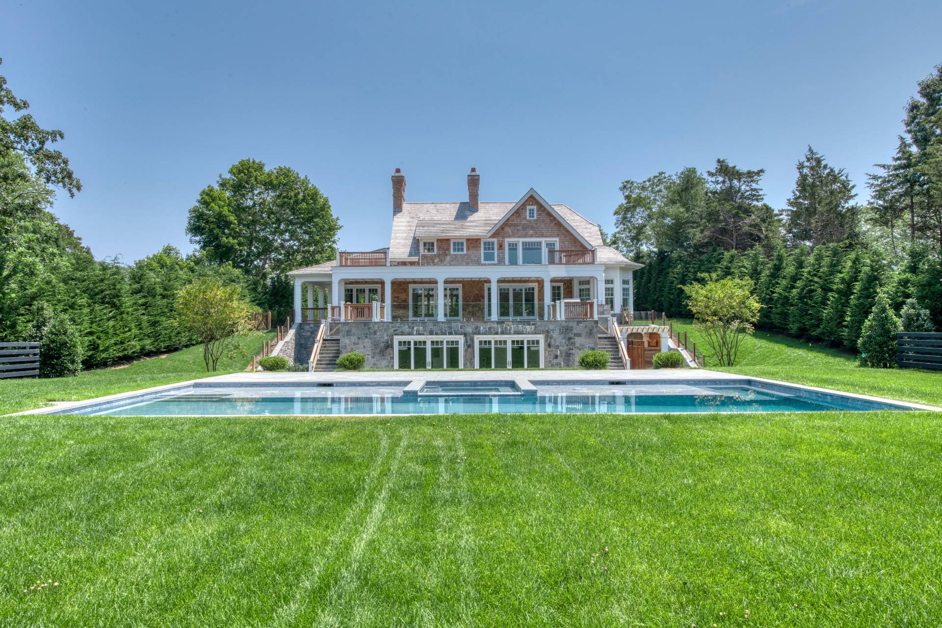 Hamptons Traditional Small